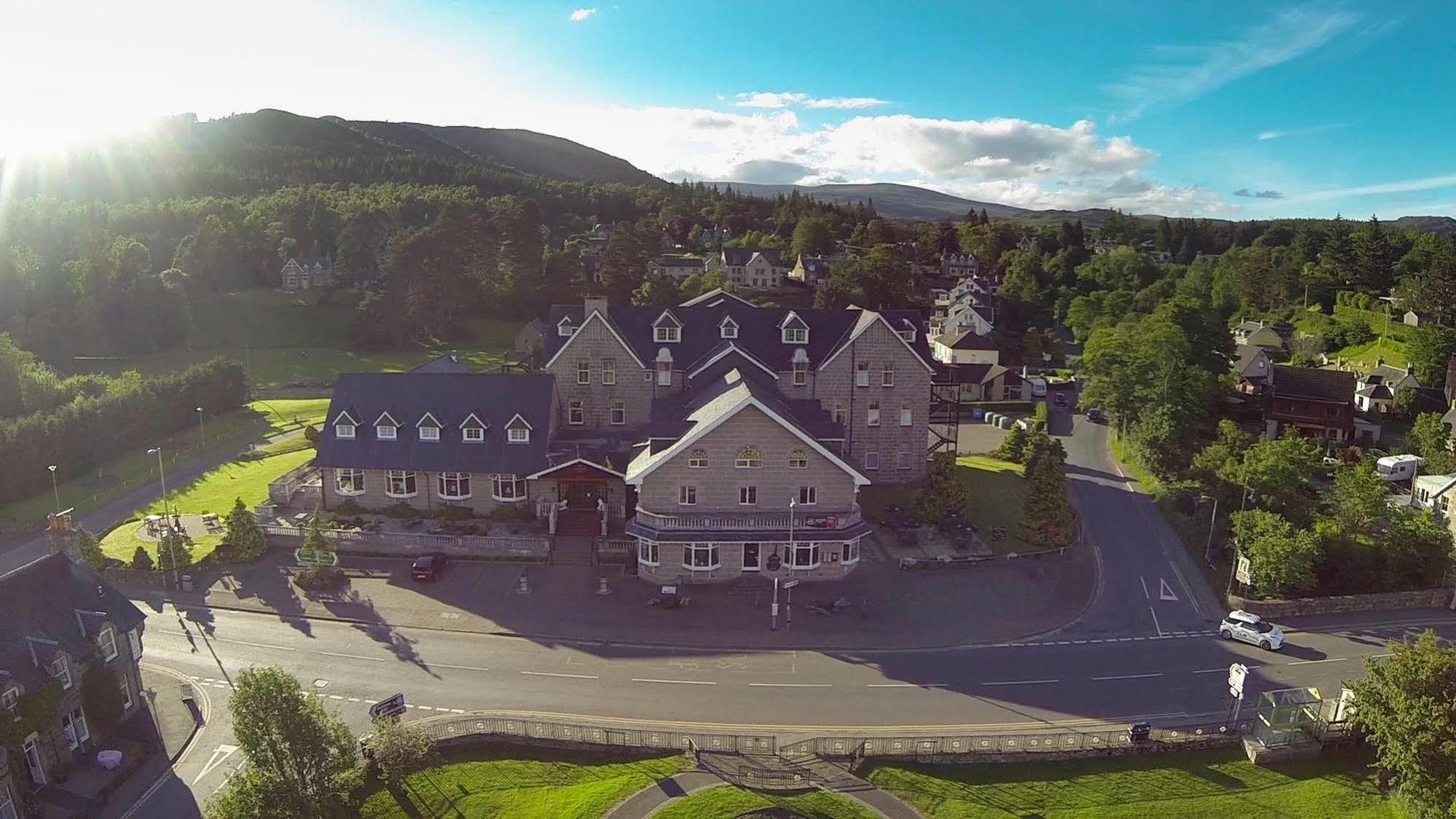 Duke Of Gordon Hotel Kingussie Luaran gambar