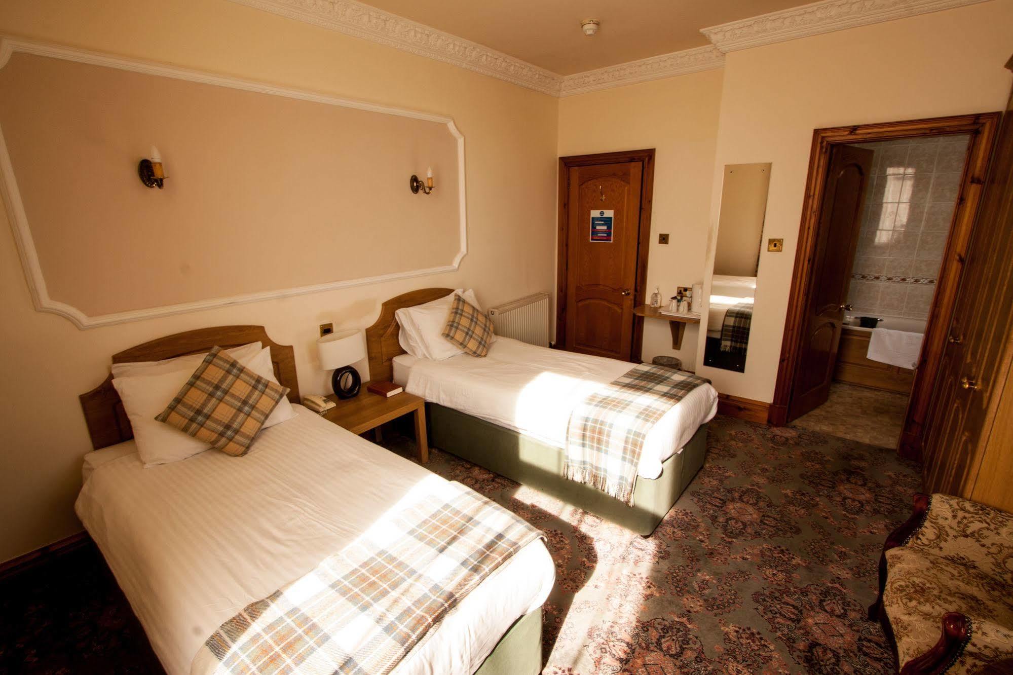 Duke Of Gordon Hotel Kingussie Luaran gambar